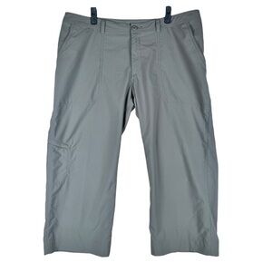 Patagonia Women’s Inter-Continental Capris Size 14 Green